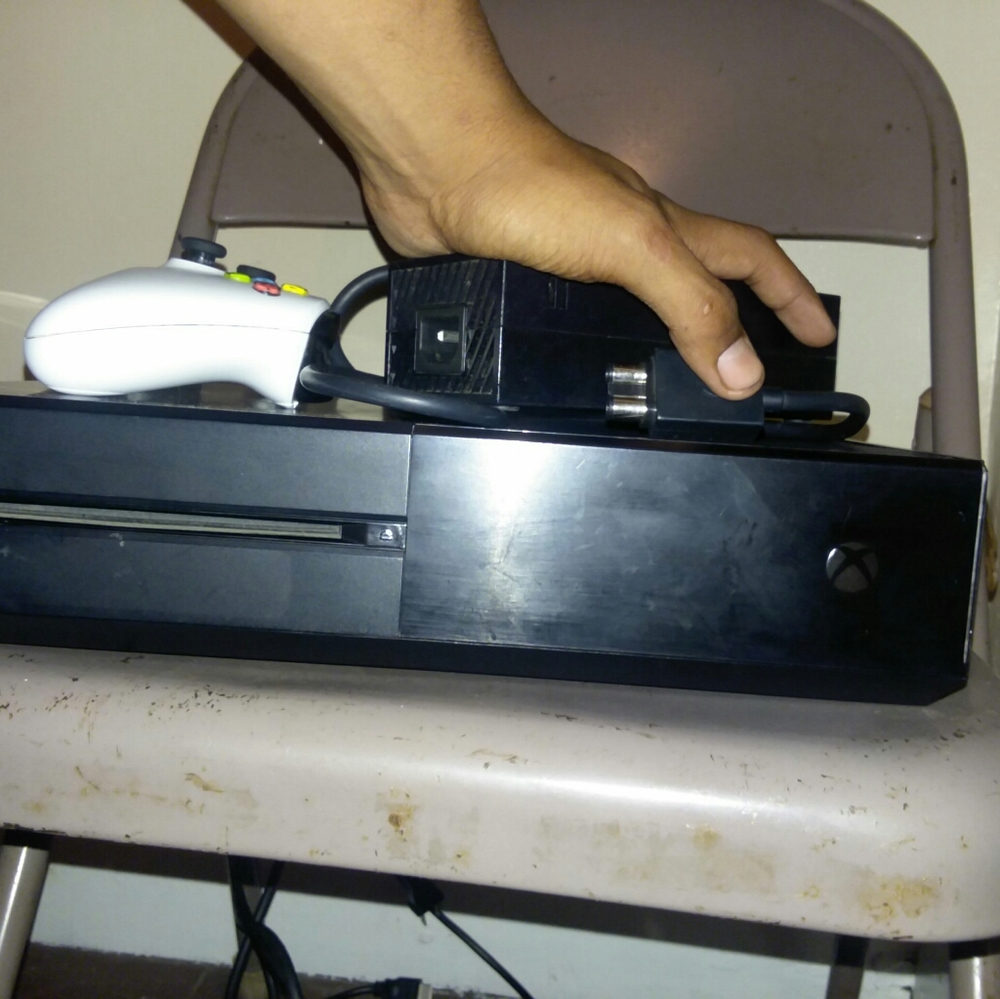 Xbox one Controller&Console - Picture 4 of 6